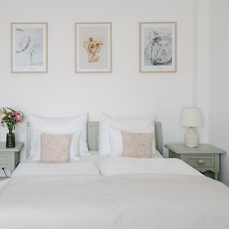 Na Kmine Hotell Obristvi Eksteriør bilde