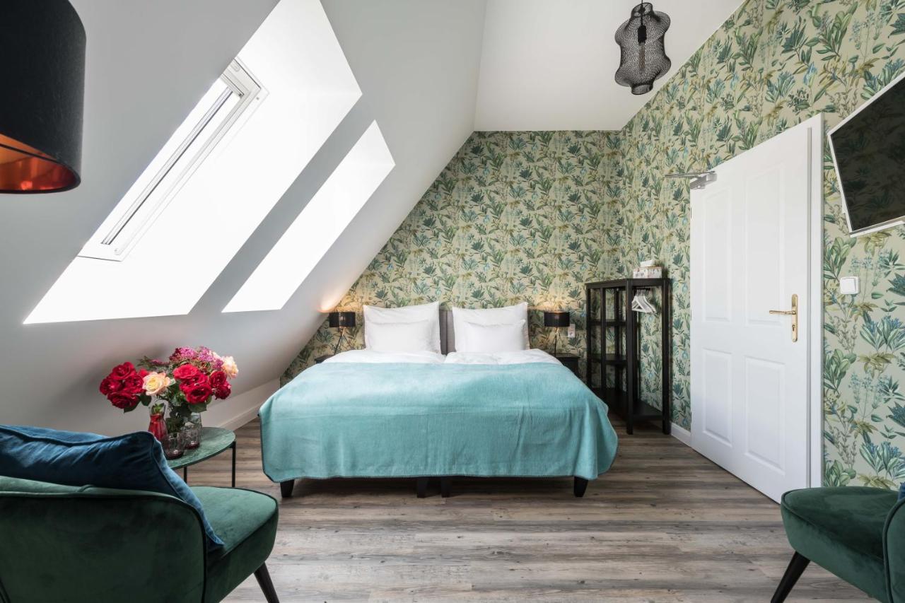 Na Kmine Hotell Obristvi Eksteriør bilde