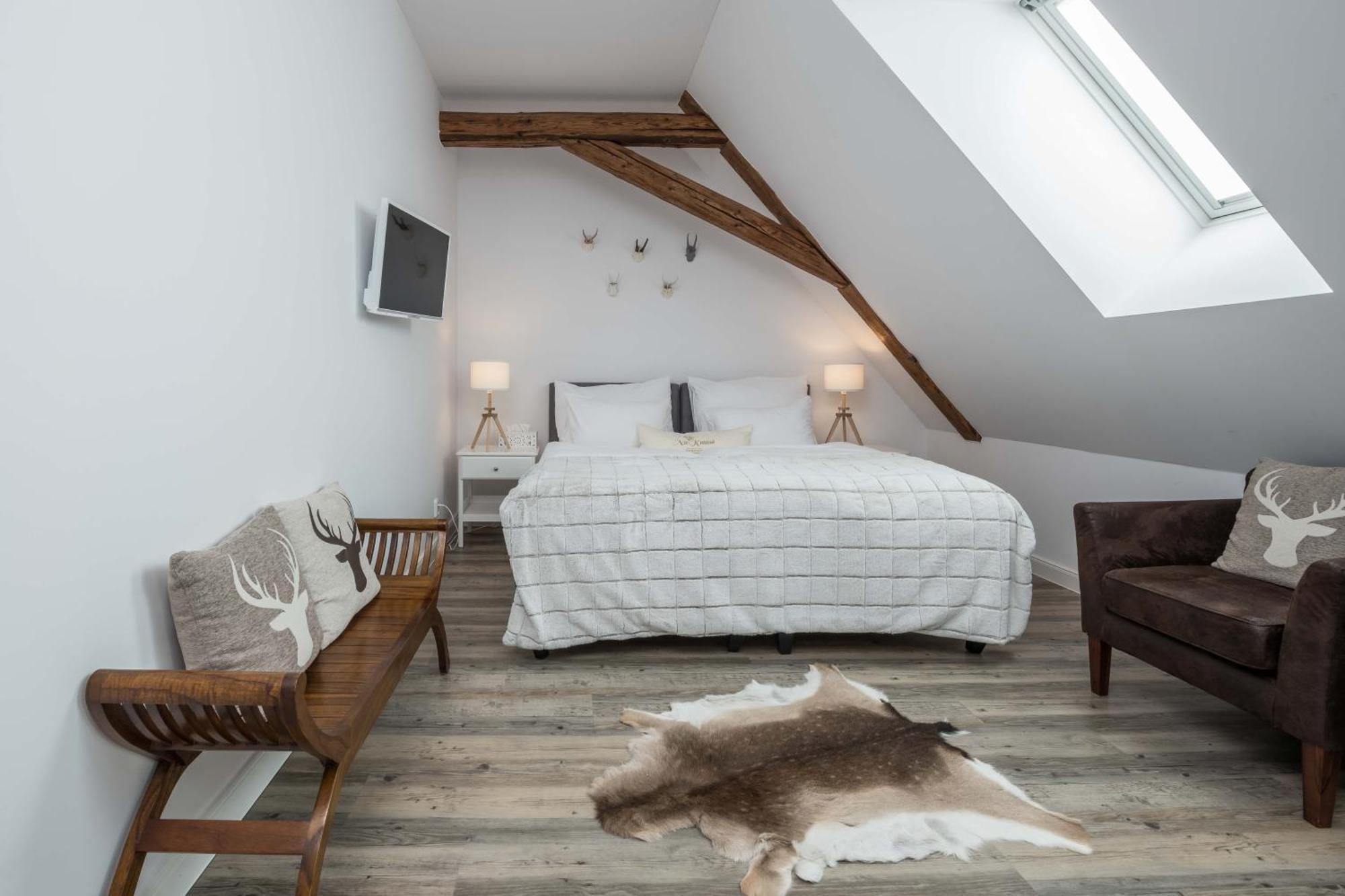 Na Kmine Hotell Obristvi Eksteriør bilde